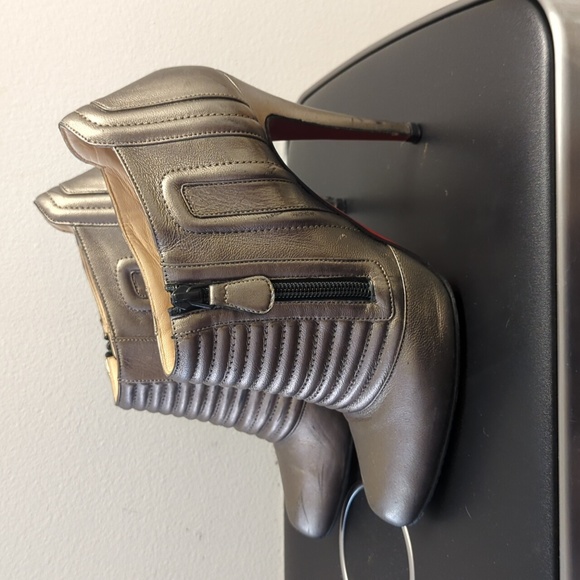 CL gold booties - Picture 3 of 8